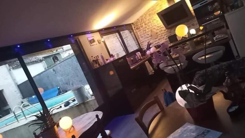 Grande Chambre D'Hote Pour 4 A 5 Personnes Panzió Chef-Boutonne Kültér fotó